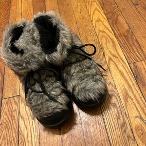 Faux Fur moon boots WORN ONCE